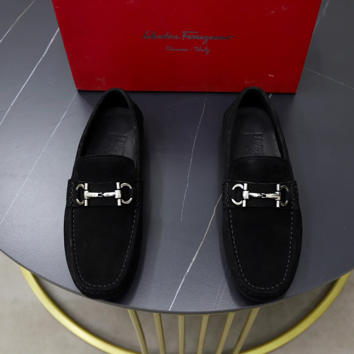 Men's men's shoes 💰462💰🙅‍♂️🙅‍♂️🙅‍♂️Niuli Brand: Ferragamo Standard code: Men's code 38/44 (45 customized) Grade: Same style as the official website Material: Original imported cowhide leather lining Original wear-resistant lightweight outsole Style category: Men's casual slip-on shoes Doudou shoes Noble luxury brand elements, top luxury color: actual picture color